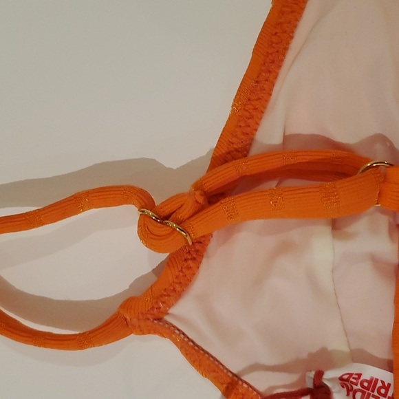 Solid & Striped The Elsa Bikini Top - Picture 7 of 8